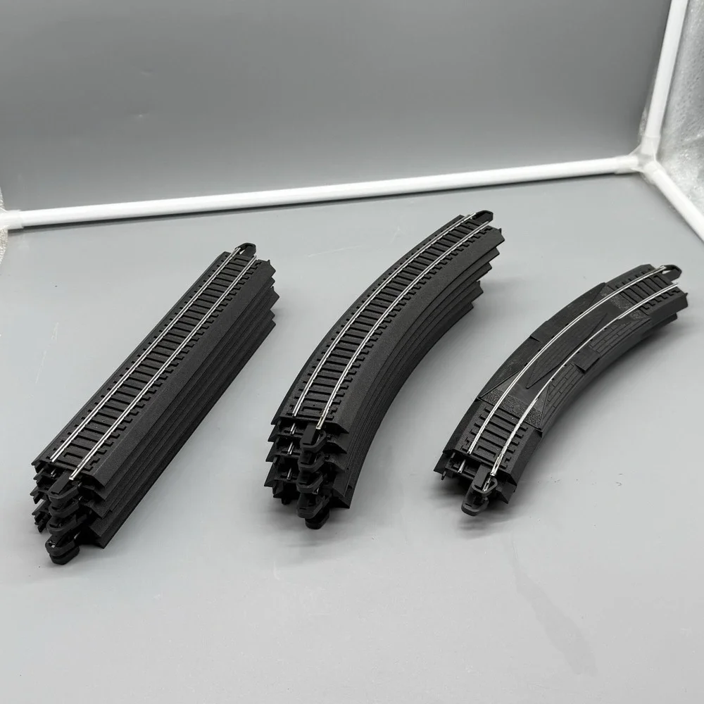 Bachmann HO Scale E-Z Track 18 Pc Lot Black Roadbed Straight Curve Rerailer 18